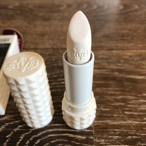 Studded Kiss Crème Lipstick- White Out